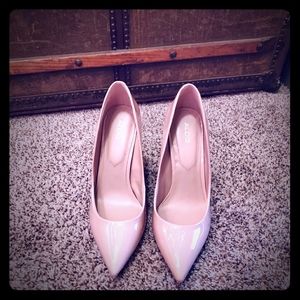 • Aldo Nude Heels •
